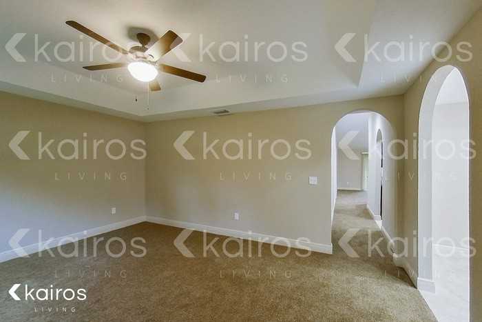 13511 Se 55th Ave - Photo 4 of 29