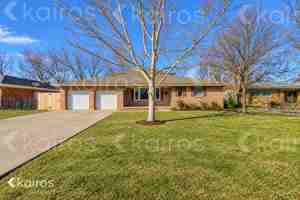 featured image of 2813 James Louis Dr