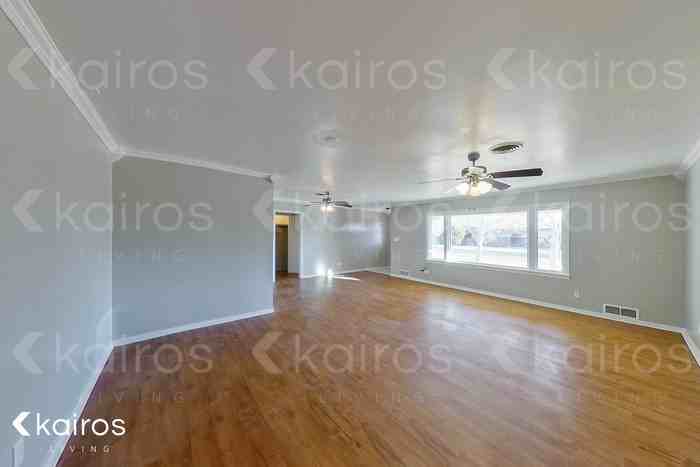 2813 James Louis Dr - Photo 4 of 27