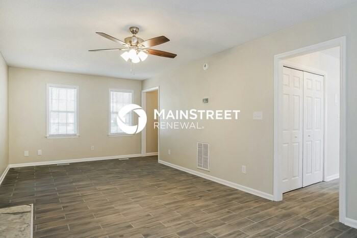 321 Hocutt Dr - Photo 2 of 17
