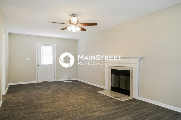 321 Hocutt Dr - Photo 3 of 17