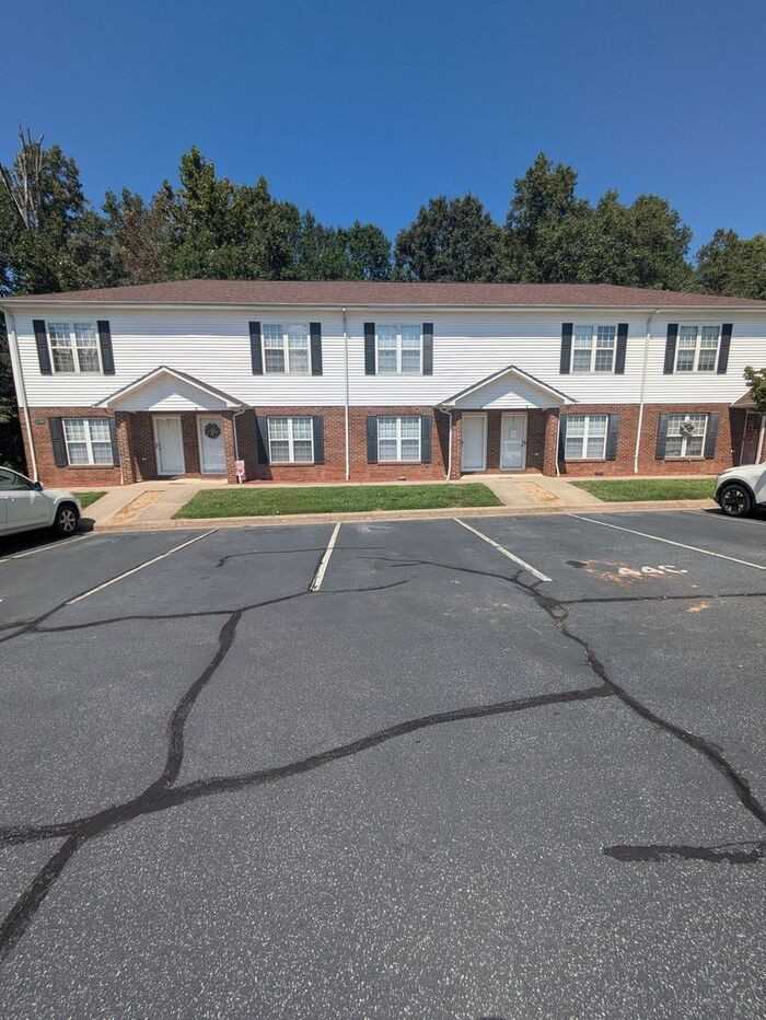 1744 14th Street Ln Ne #C