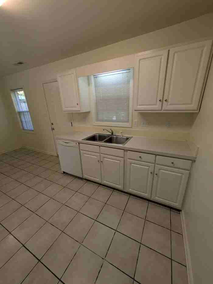 1744 14th Street Ln Ne #C - Photo 3 of 10