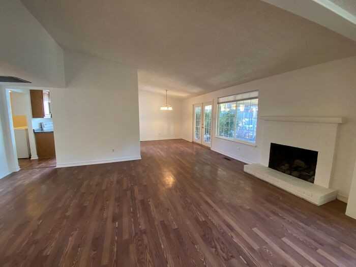 843 Glen Martin Dr - Photo 3 of 33