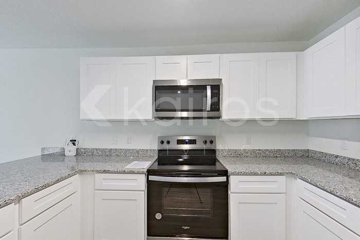 8845 102nd Ave - Photo 6 of 20