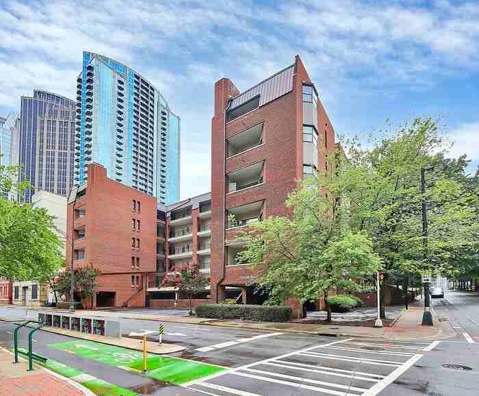 224 N Poplar St #20