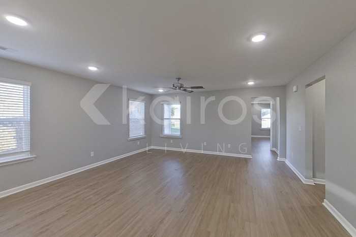 105 Denise Dr - Photo 2 of 21