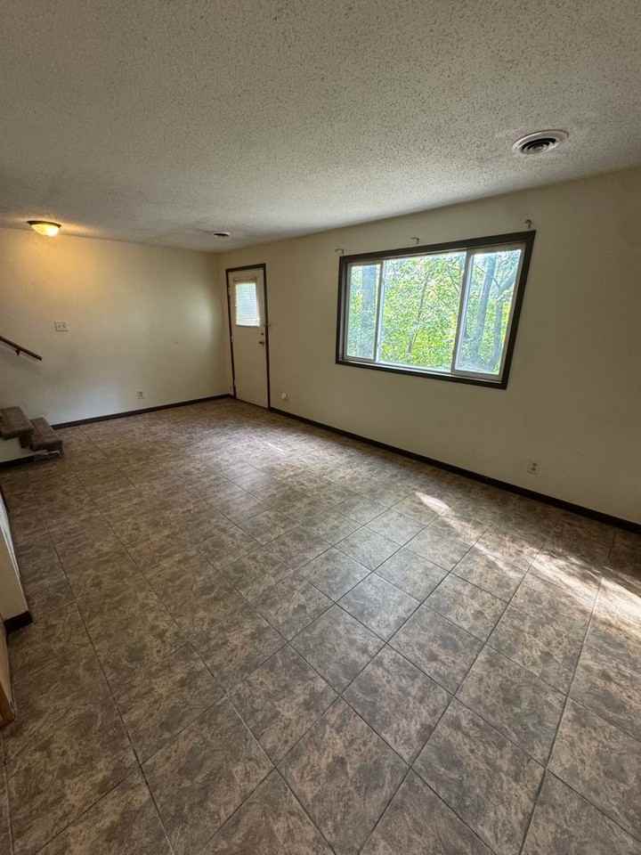 703 Westridge Rd - Photo 7 of 10