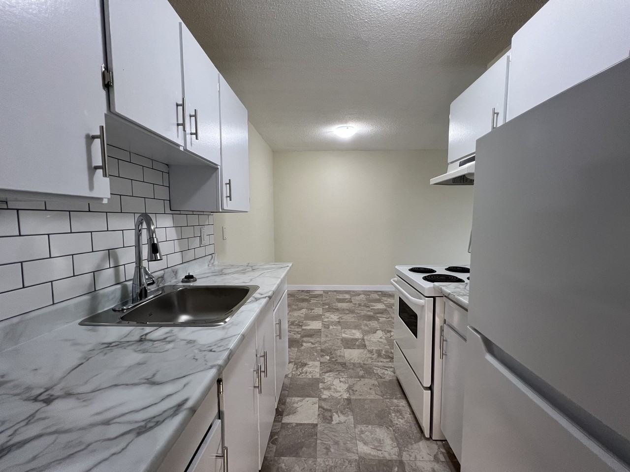 4895 55B Street - Photo 6 of 10