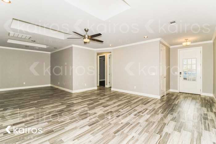 7305 Mosley St - Photo 2 of 17