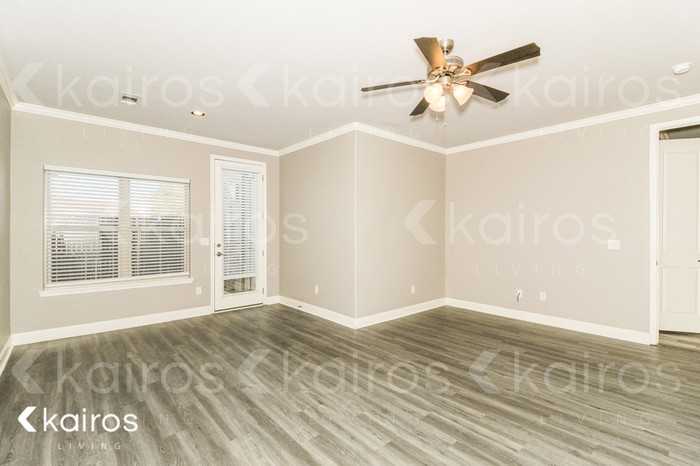 7305 Mosley St - Photo 5 of 17