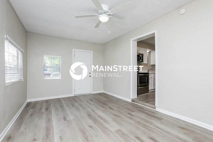 5819 W Amelia St - Photo 7 of 16