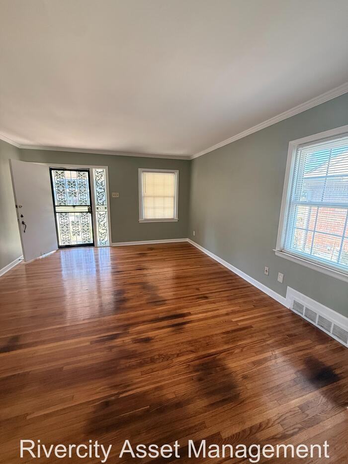 3176 Toby Ln - Photo 2 of 11