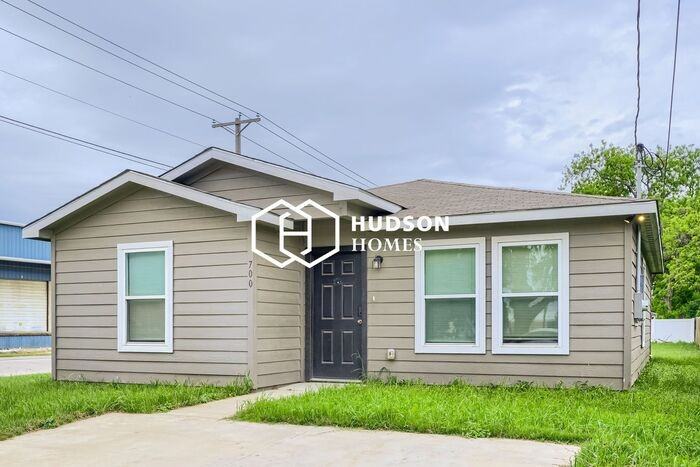 700 E Pecan Ave - Photo 3 of 14