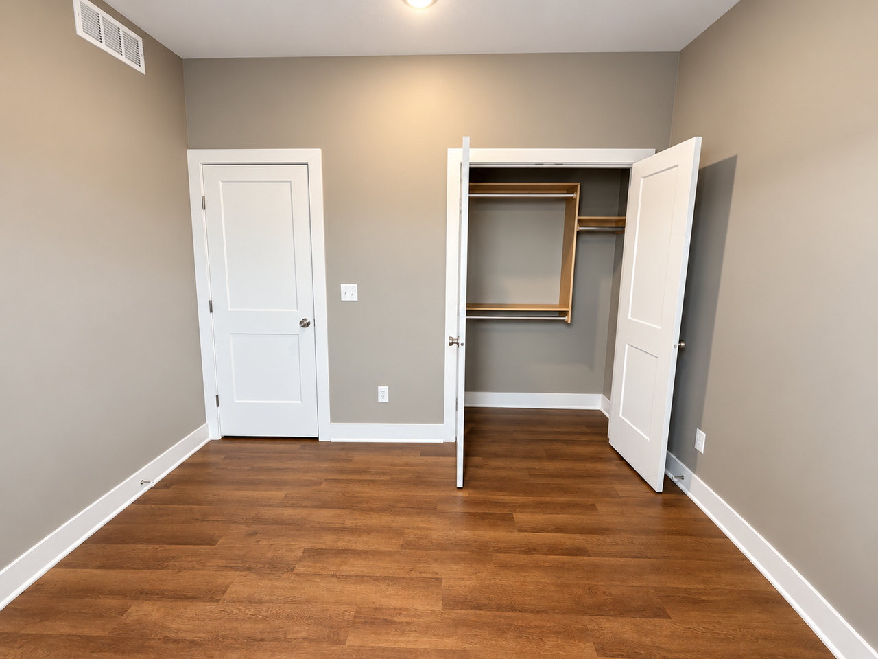 4606 S Doris Ct - Photo 5 of 8