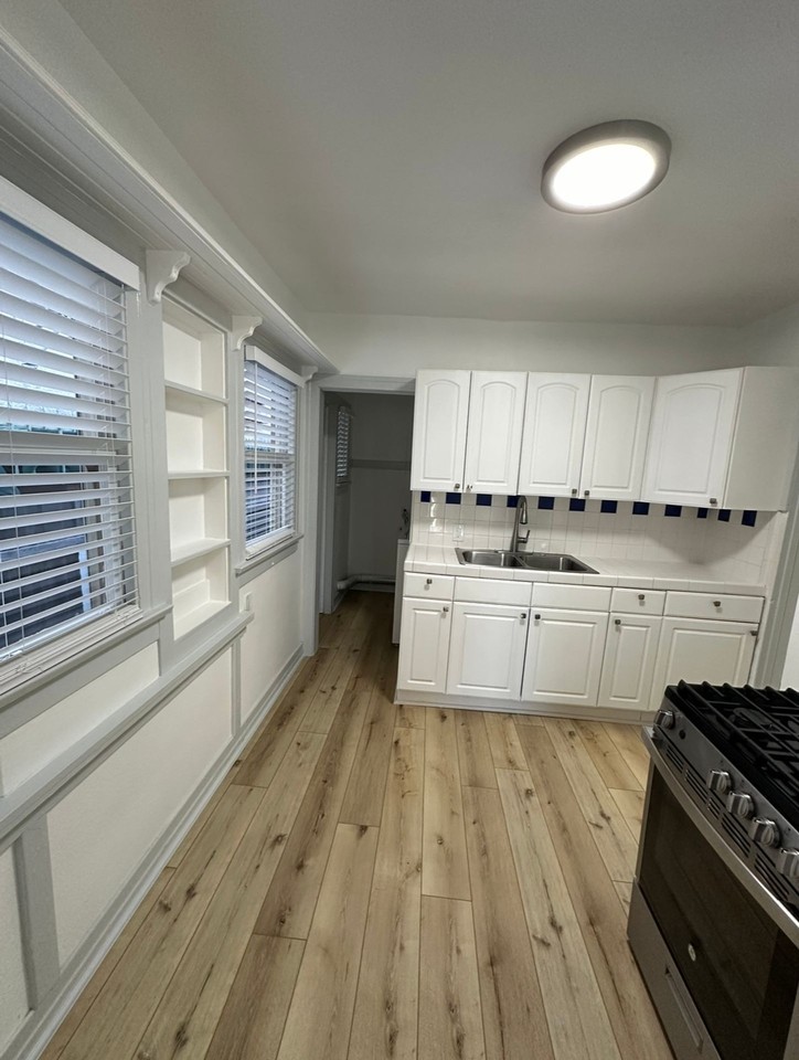 1631 E Florida St - Photo 2 of 8