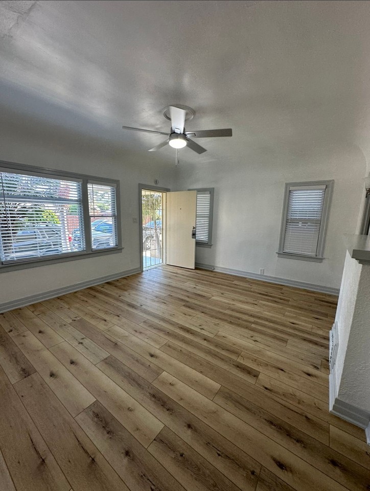 1631 E Florida St - Photo 3 of 8