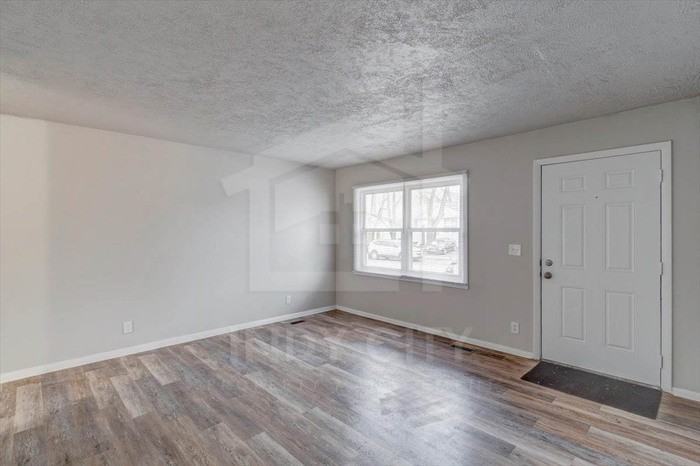 8328 E 41st Pl - Photo 3 of 16