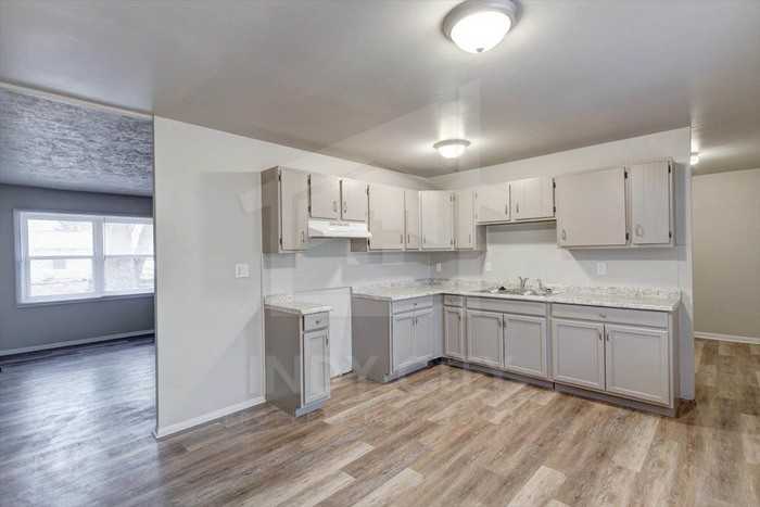 8328 E 41st Pl - Photo 5 of 16