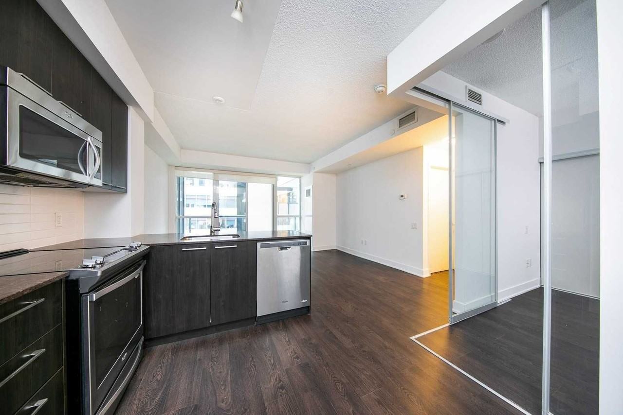 30 Roehampton Avenue - Photo 2 of 12
