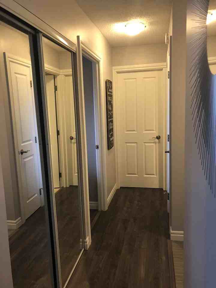1330 15 Ave Sw - Photo 3 of 13