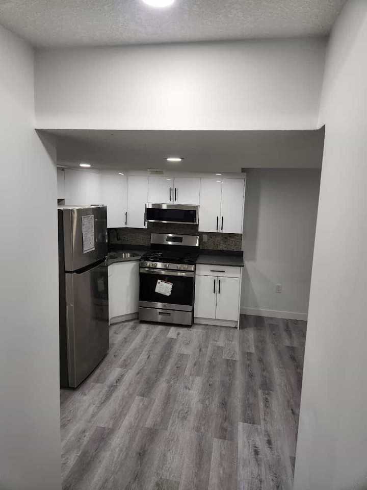 6610 64 Ave - Photo 2 of 17