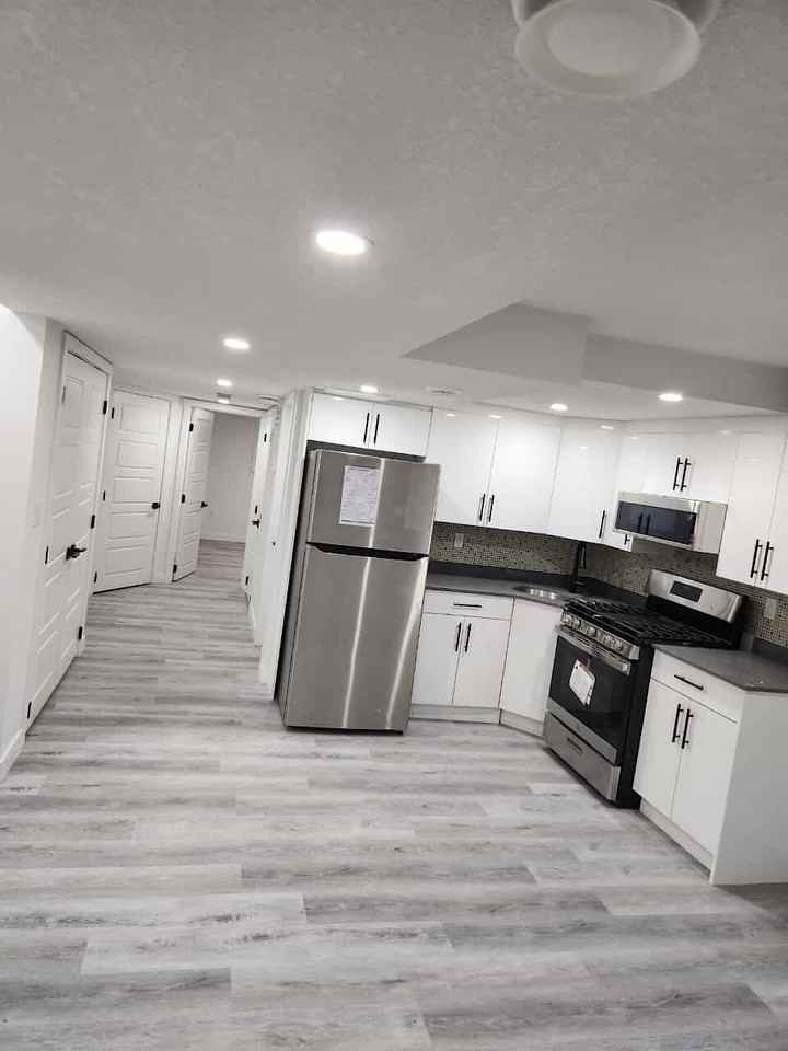 6610 64 Ave - Photo 4 of 17