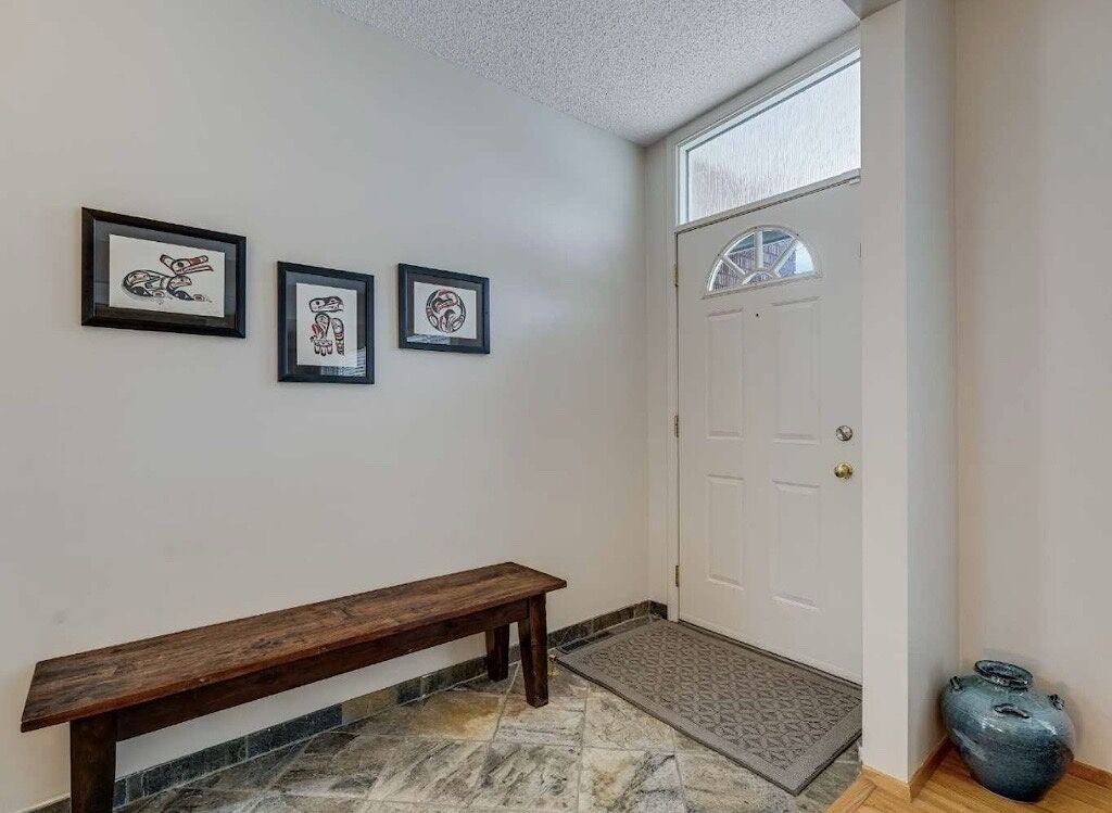 4203 Vauxhall Cres Nw - Photo 3 of 16