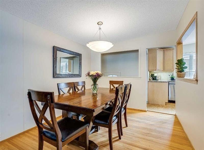 4203 Vauxhall Cres Nw - Photo 7 of 16