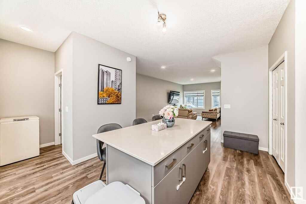 4727 177 Ave Nw - Photo 5 of 41