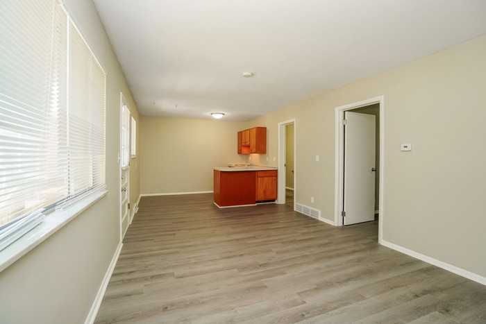67 Parana Dr - Photo 4 of 10