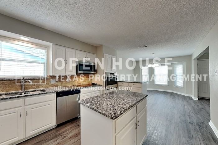 6908 Briardale Dr - Photo 6 of 22