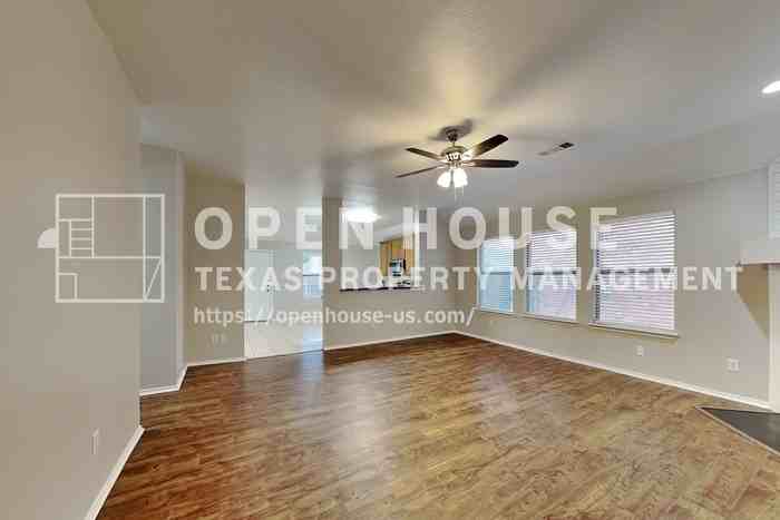 3201 Grant St - Photo 4 of 20