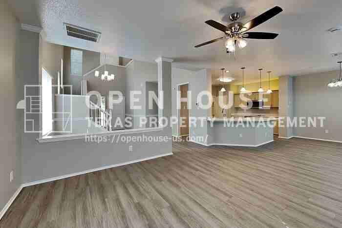 1677 Prescott Cir - Photo 4 of 20