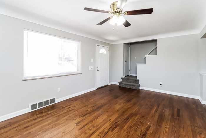 1206 Toluca Ct - Photo 6 of 14