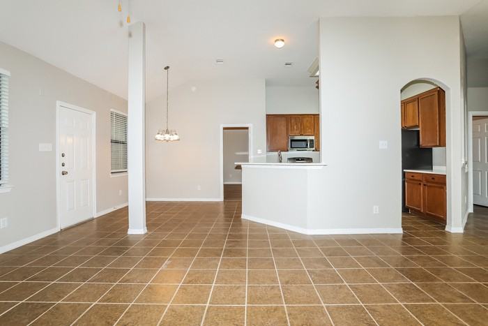818 Belvedere Dr - Photo 4 of 16