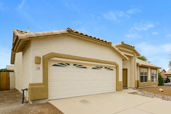 7175 W Yarbough Dr - Photo 3 of 16