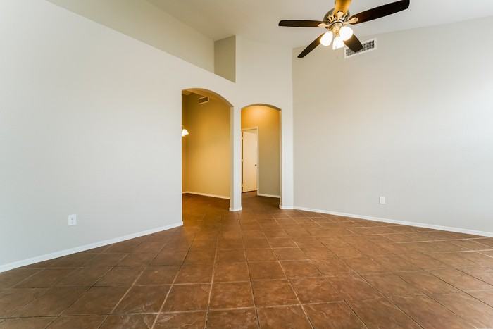 7175 W Yarbough Dr - Photo 5 of 16