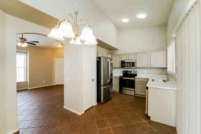 7175 W Yarbough Dr - Photo 6 of 16