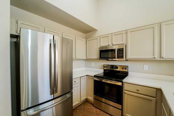 7175 W Yarbough Dr - Photo 7 of 16