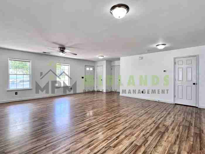 492 Denman Loop - Photo 6 of 50