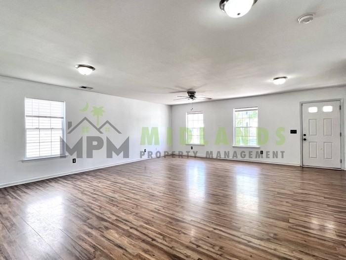 492 Denman Loop - Photo 7 of 50