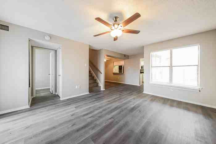1611 Horizon St - Photo 6 of 22