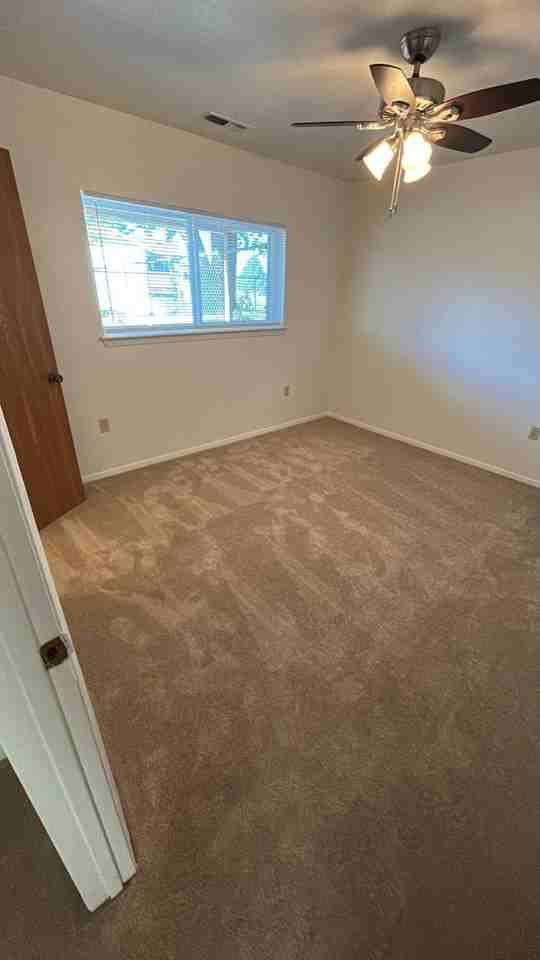 1201 Dakota Dr - Photo 6 of 7