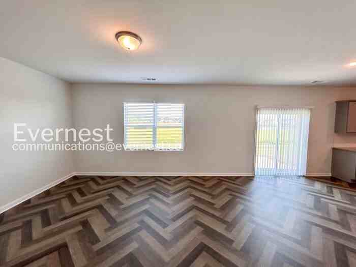 513 Samuel Lee Ln - Photo 2 of 38