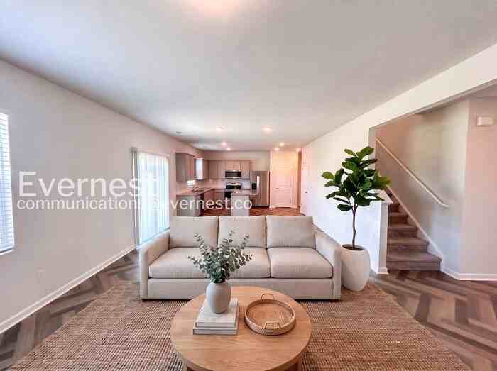 513 Samuel Lee Ln - Photo 5 of 38