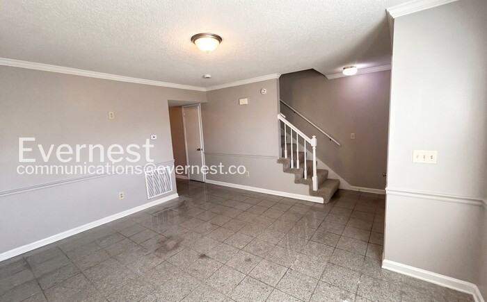 5524 Saint James St - Photo 3 of 14
