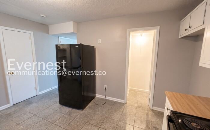 5524 Saint James St - Photo 4 of 14