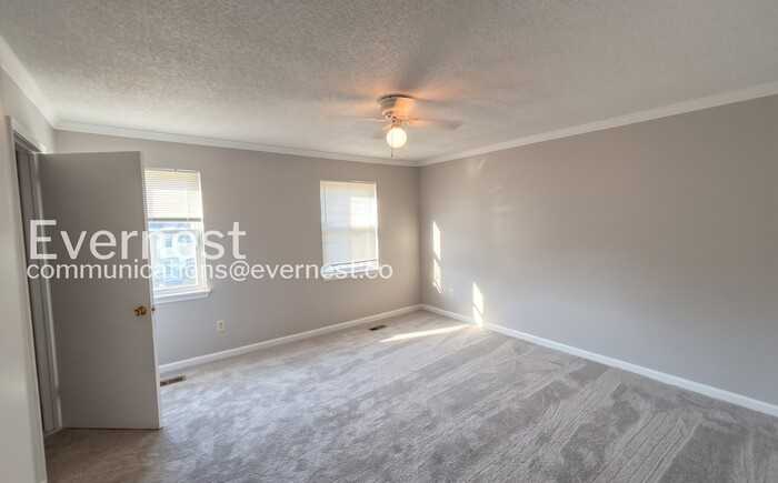 5524 Saint James St - Photo 5 of 14