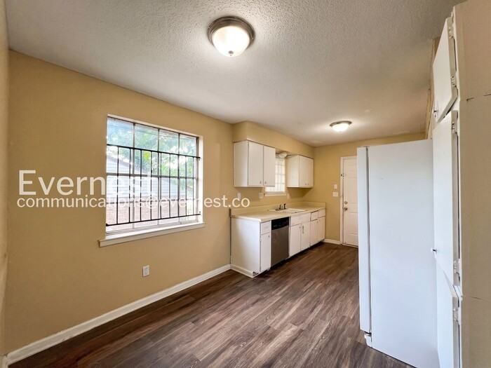 3669 Hillbrook Rd - Photo 4 of 19